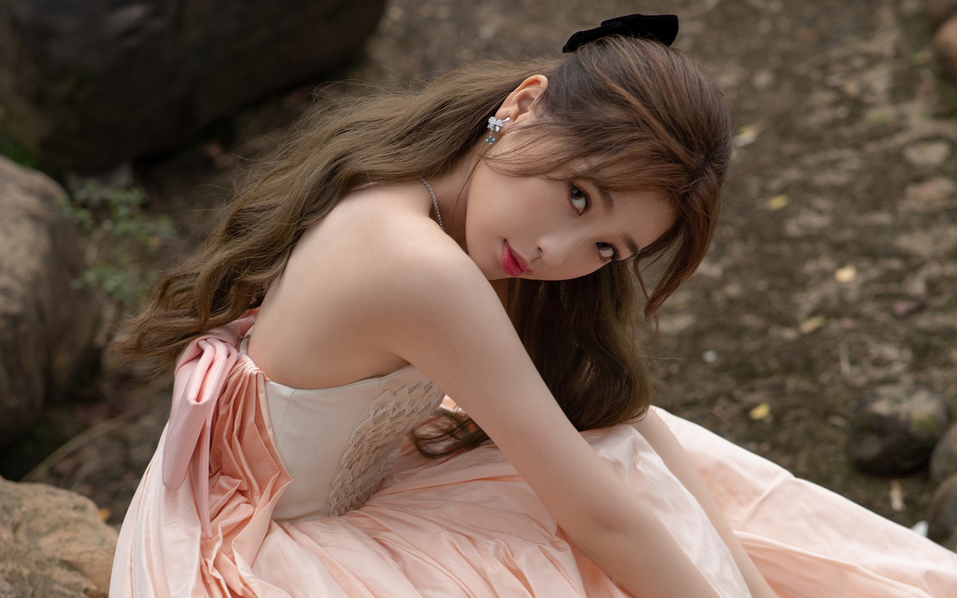 _酷炫光影漂移车：夜晚中的极致速度感_，光源漂移